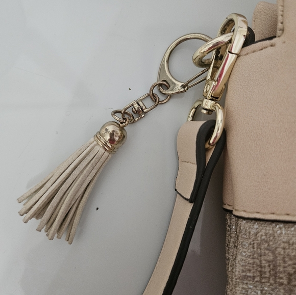 Sondra Roberts Squared Elegant Almond /Silver  2 Tone Crossbody - Picture 3 of 8